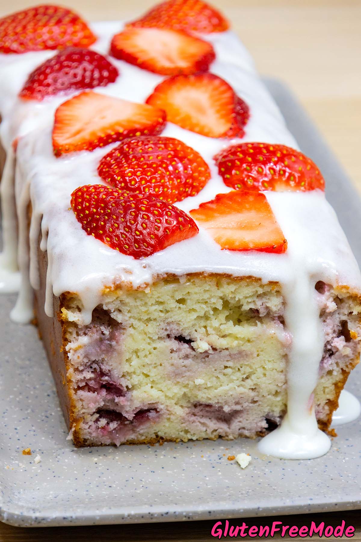 Strawberry & Lemon Cake
