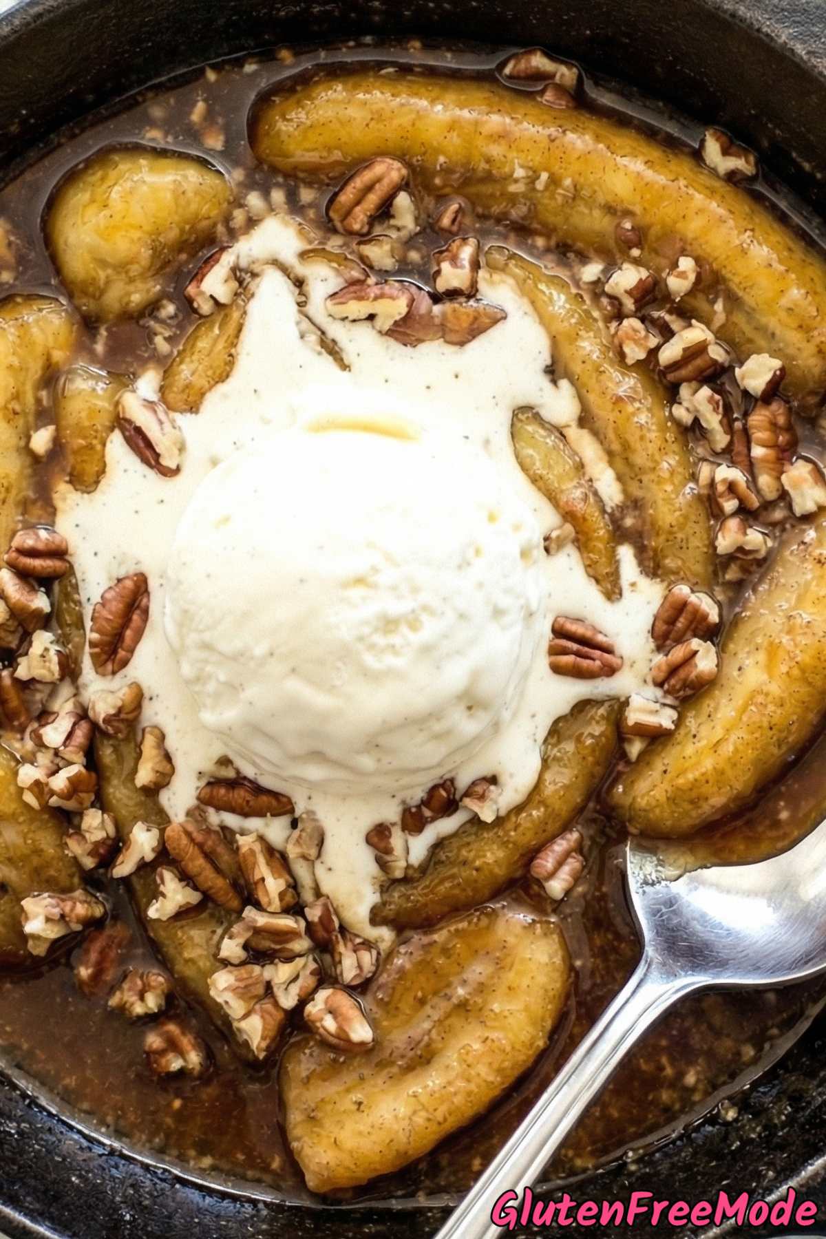 Buttery gluten free bananas foster skillet