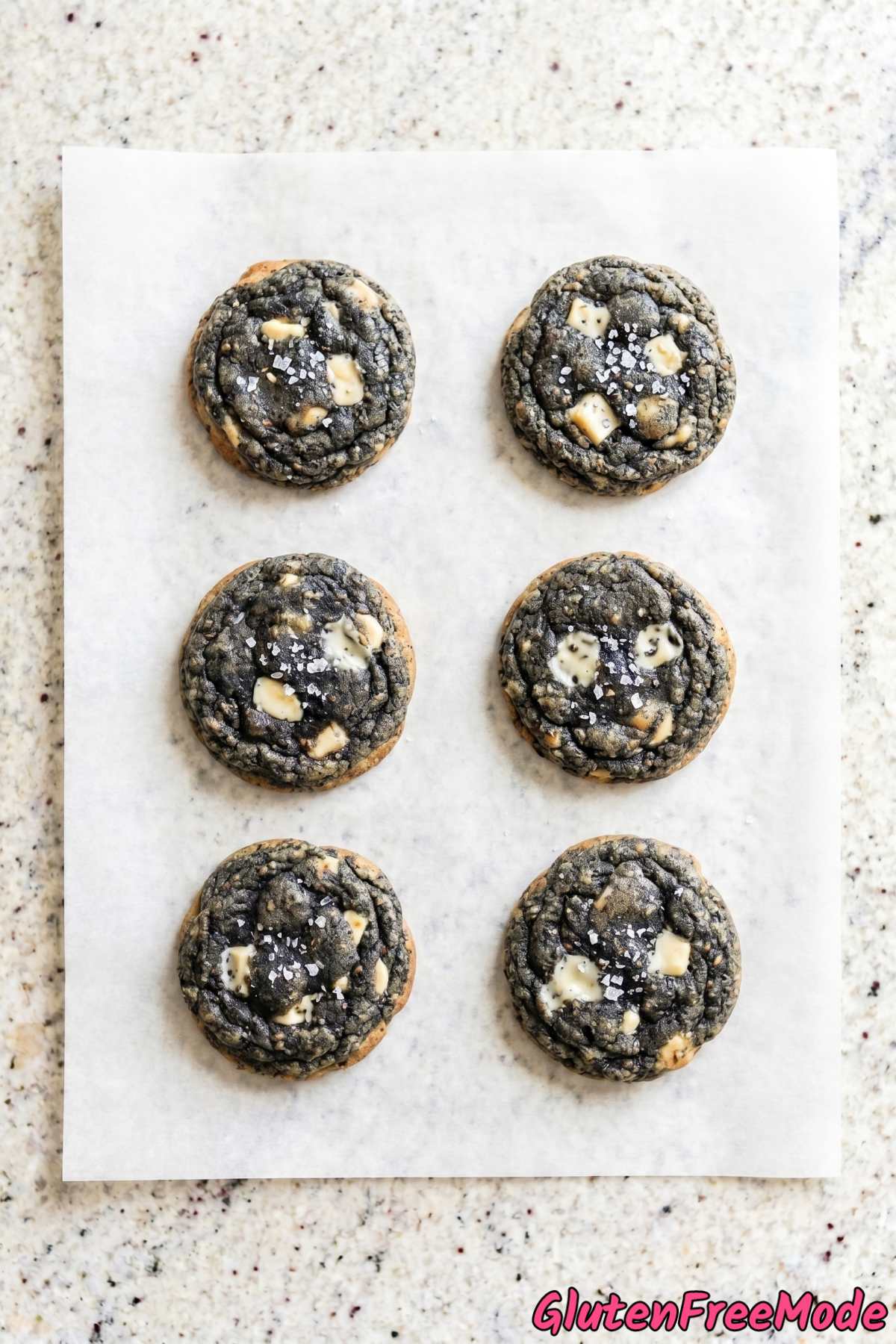 Irresistible black sesame sesame cookies