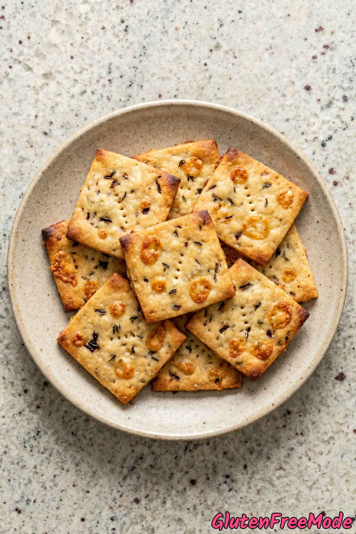 Golden caramelized onion and Gruyere crackers GF