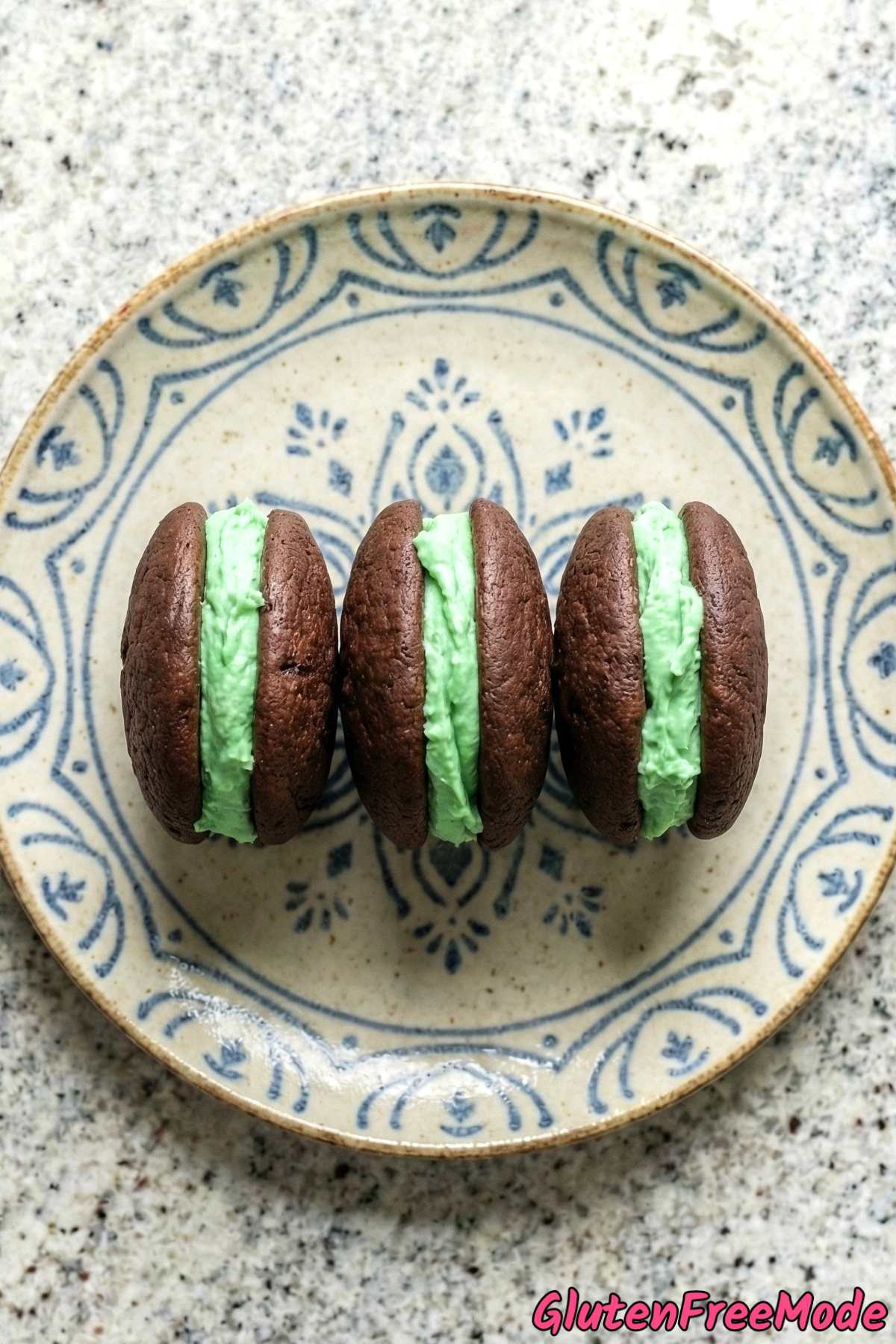 Fudgy gluten free chocolate mint whoopie pies