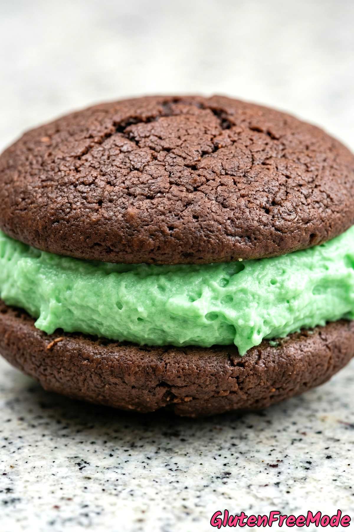 Creamy gluten free chocolate mint whoopie pies
