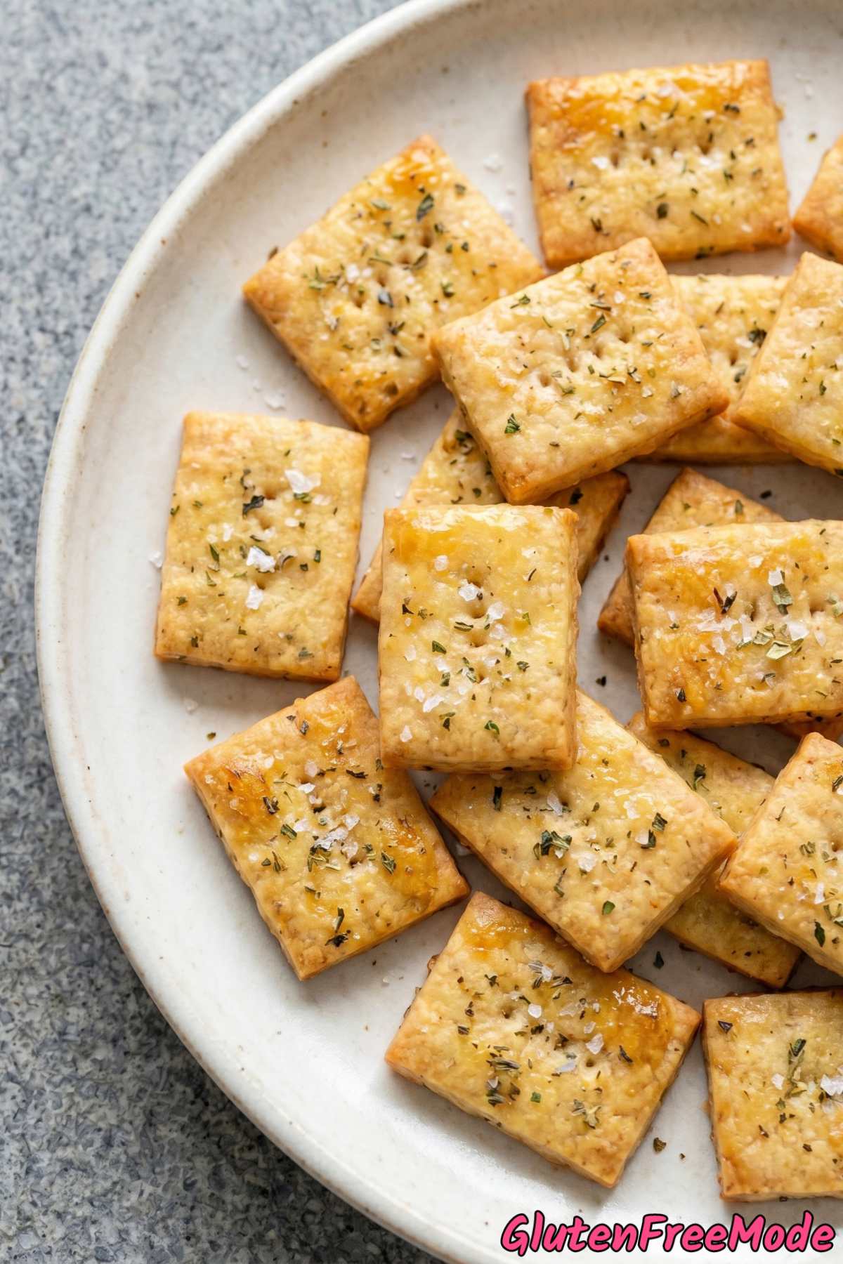 crispy gluten free garlic butter crackers