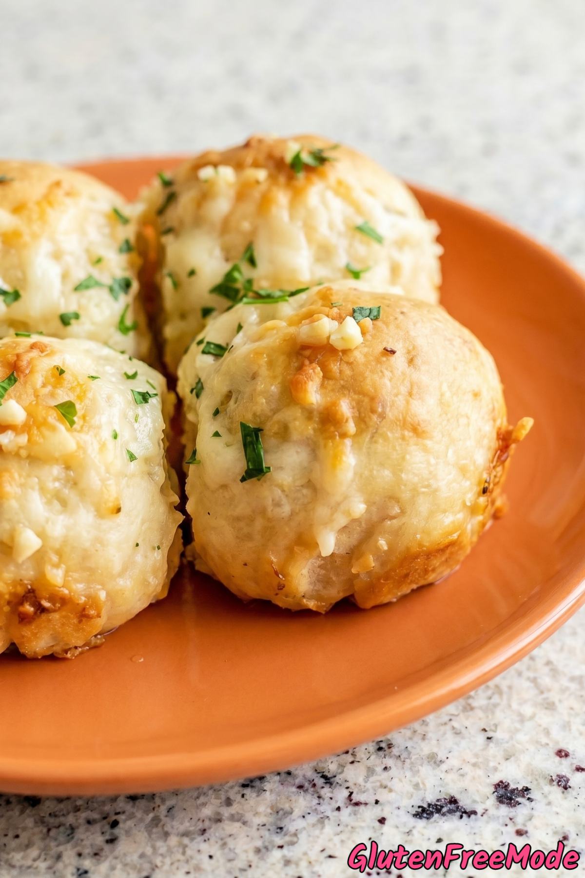Buttery gluten free garlic cheese pull-apart rolls