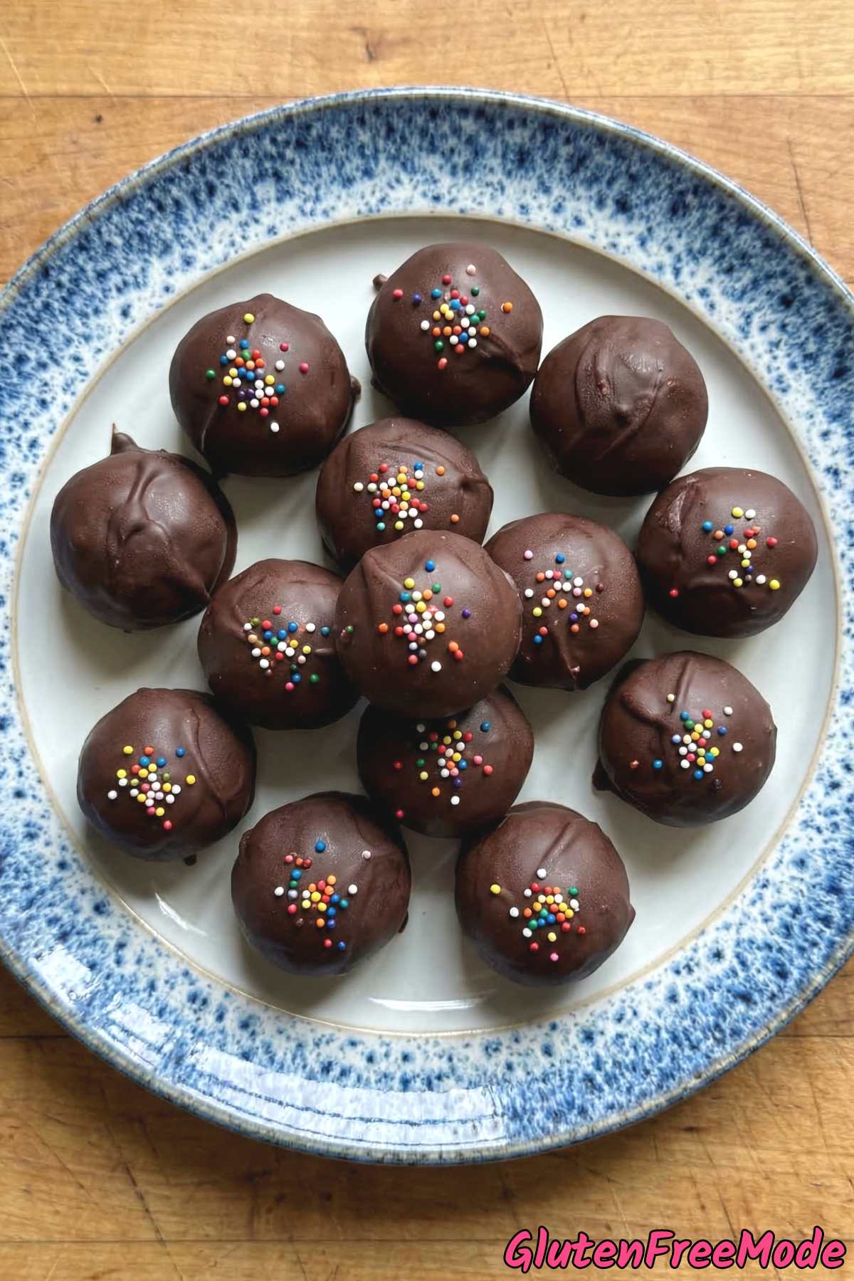 Irresistible gluten free no-bake Oreo truffles