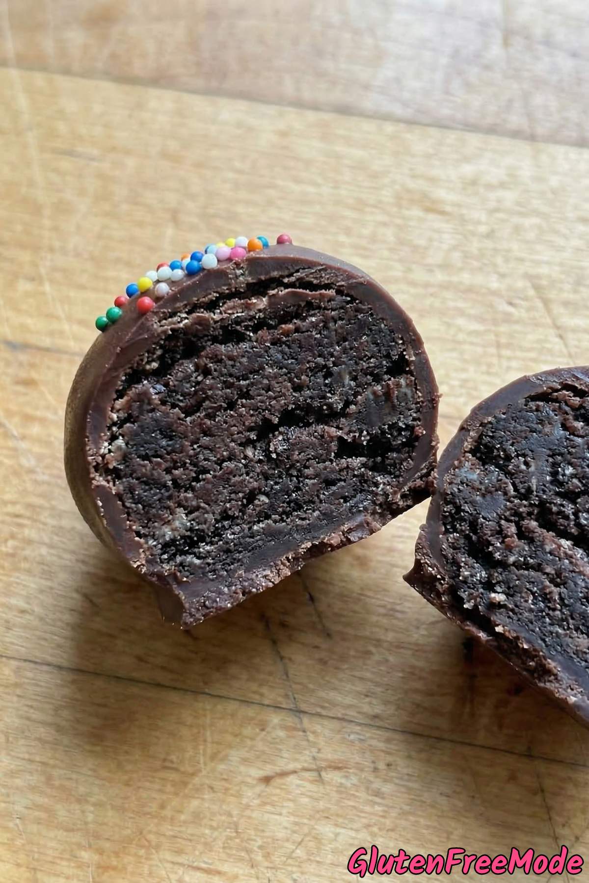 Creamy gluten free no-bake Oreo truffles